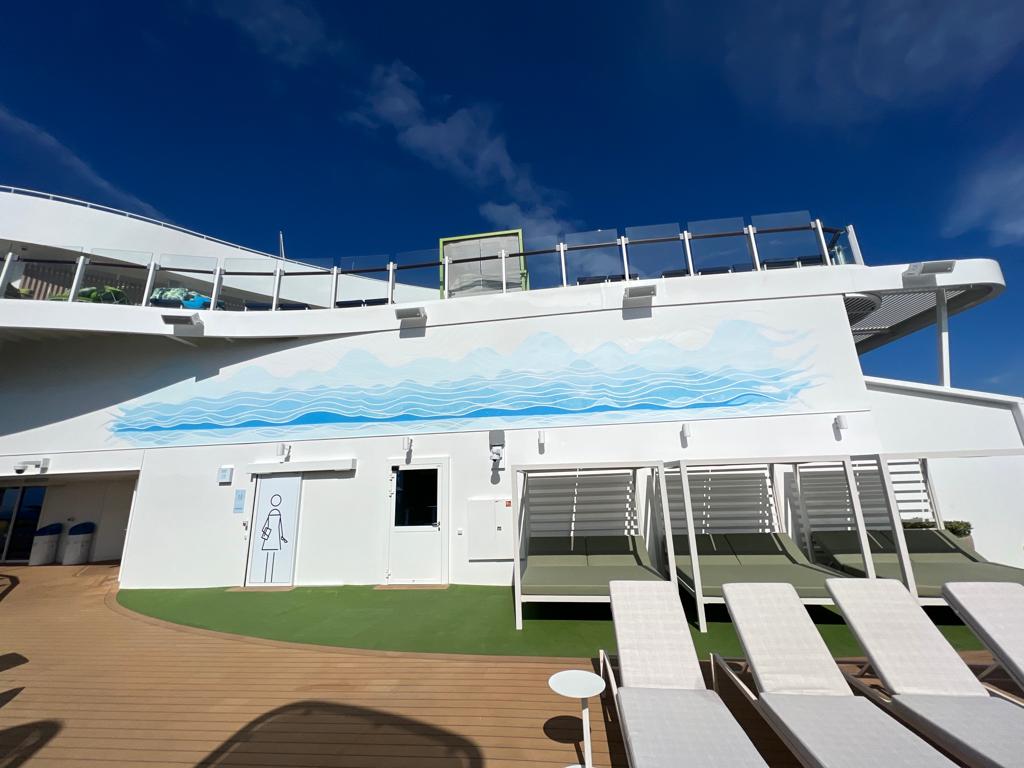 Cloud 17, Deck 17 mural design on Icon of the Seas
